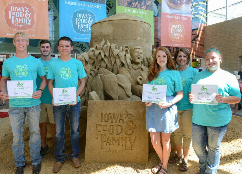 Soy Scholars Have a “Sweet Time” Advocating at State Fair