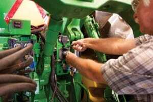 Kinze Has ISOBUS Electronics Capability