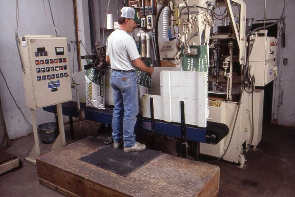 Latham Bagging Line 1988.jpg